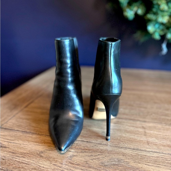 Michael Kors Collection Black Leather Pump Bootie - Picture 1 of 6